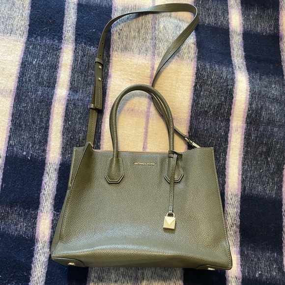 Michael Kors Handbags - Pebble Green Michael Kors Crossbody Purse